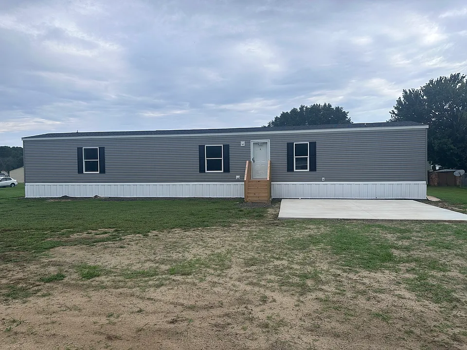 211 Old Lebanon Trl