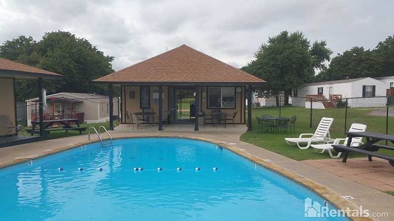 2nd image of 601 Vista Ln Trlr 50