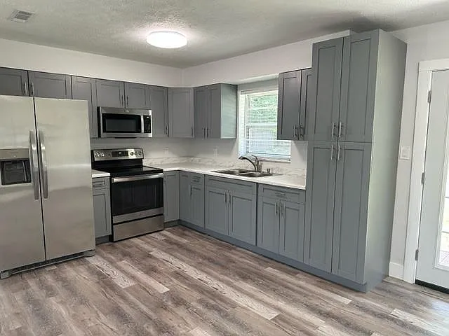 173 SW Orchid Ter — Photo 5