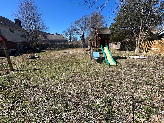 4th image of 7916 Woodleaf Dr