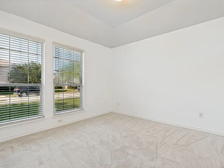 1524 Summerfield Dr — Photo 11