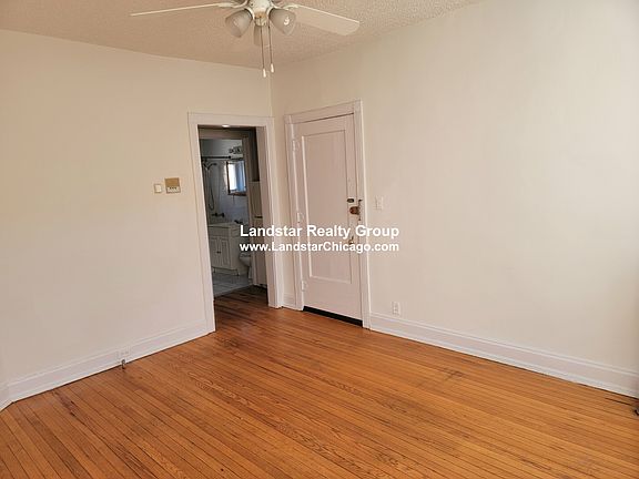 2nd image of 4350 N Winchester Ave APT 3W