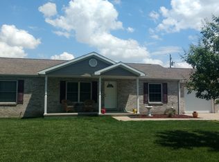 1112 Elaine St, Saint Libory, IL 62282
