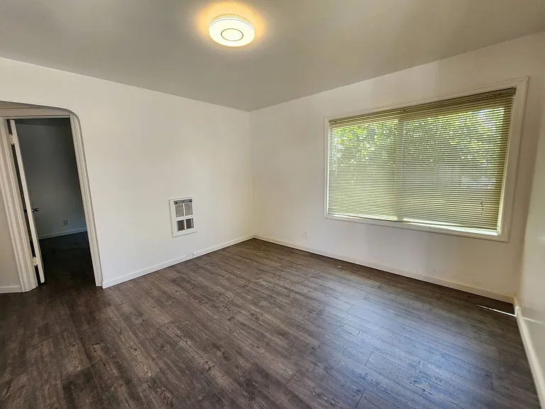 1483 NW Fairmount St — Photo 4