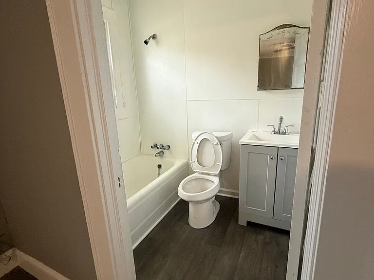 703 Louise St #703 — Photo 8