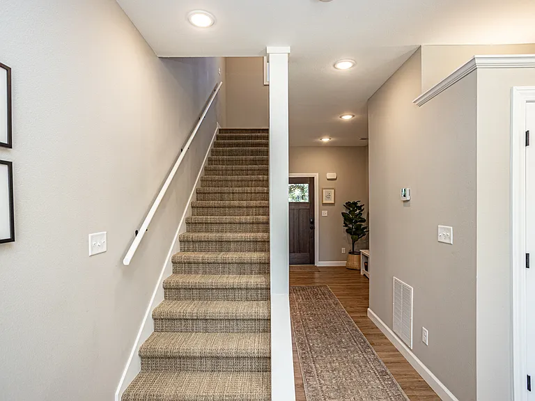 159 Sierra Cir — Photo 23