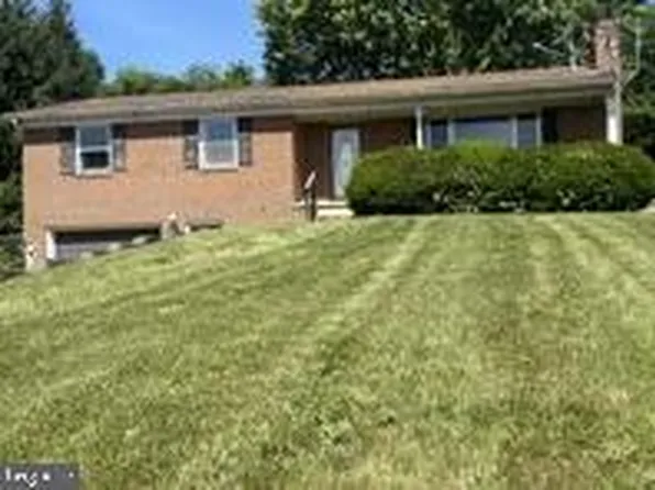 20 Greenfield Rd, Luray, VA 22835