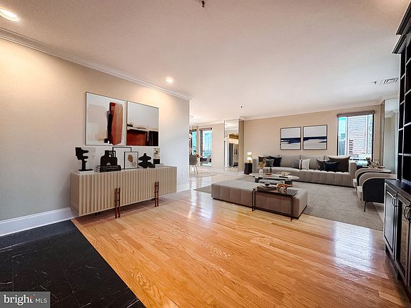 3rd image of 10 E Lee St Unit 1409