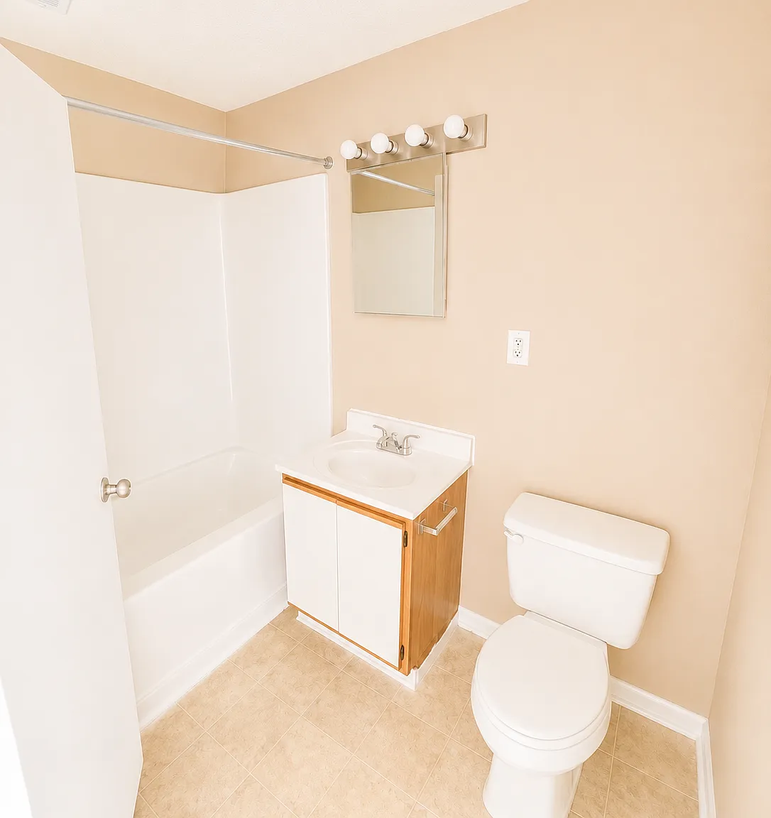 Christopher's Crossing Apartments — Photo 4