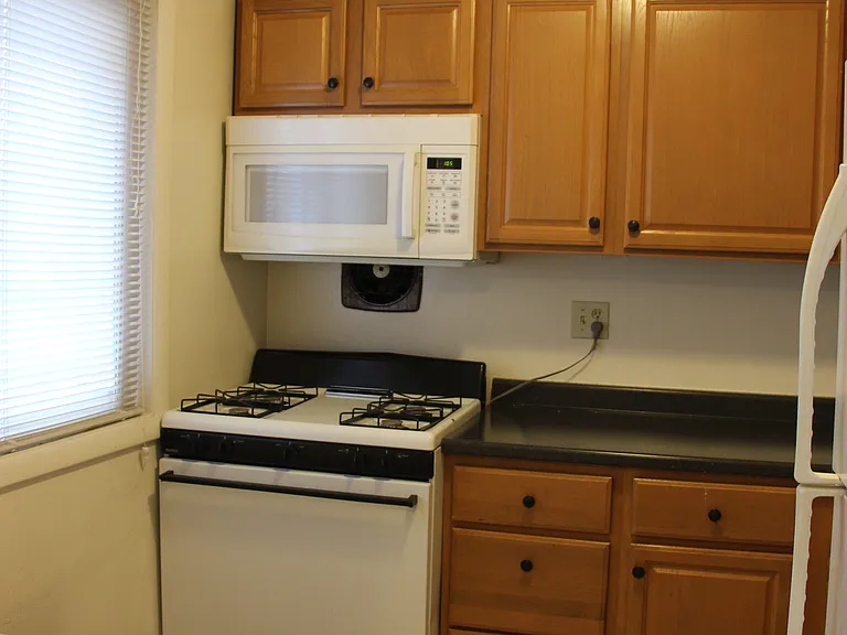 Ballston Gardens — Photo 32
