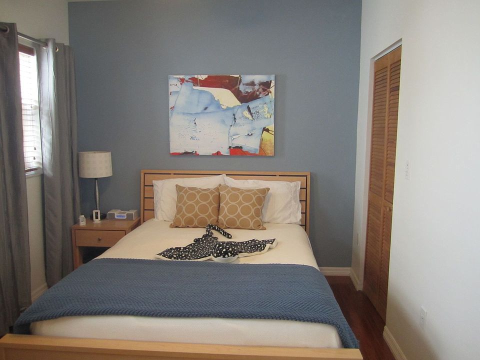 Bedroom & walk in closet