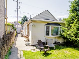 3350 N Narragansett Ave, Chicago, IL 60634