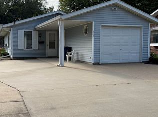 505 Broadway St, Pella, IA 50219