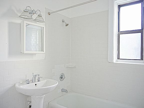 5th image of 3706 81st St APT 5C