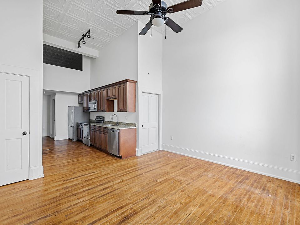 1st image of 900 Saint James St Unit 402