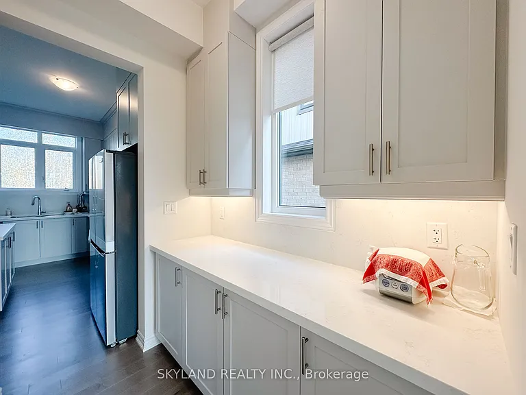 33 Del Ray Cres — Photo 4