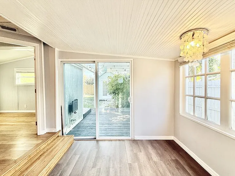 713 Smith St — Photo 29