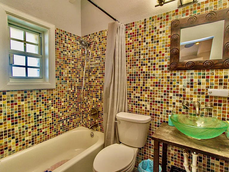 6BB Two Little Princesse Cir — Photo 10
