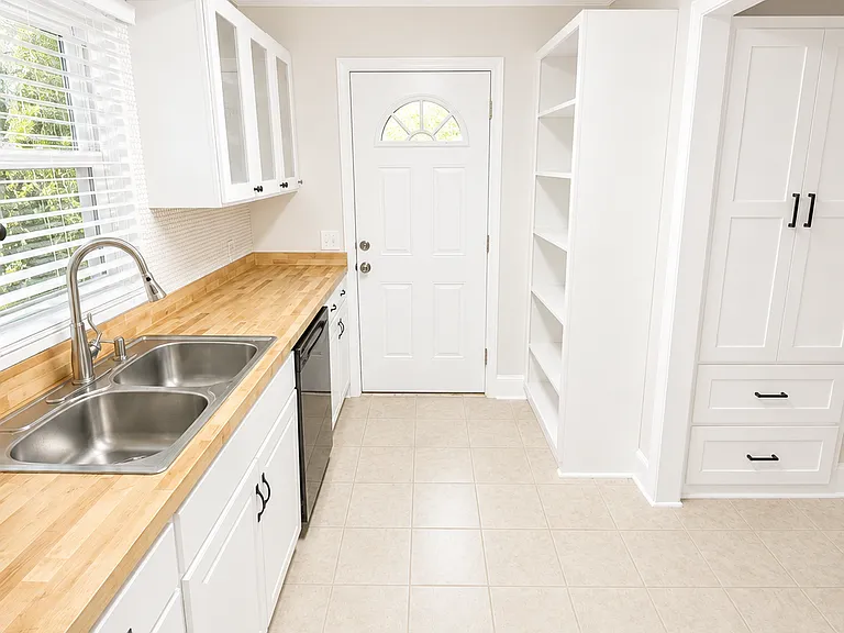 638 Brooks Ave — Photo 2