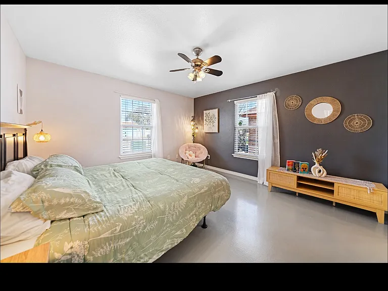 813 Oriole St — Photo 21