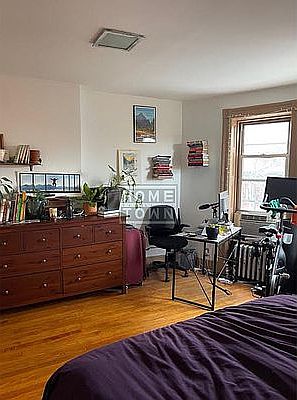 1st image of 676A De Graw St #3