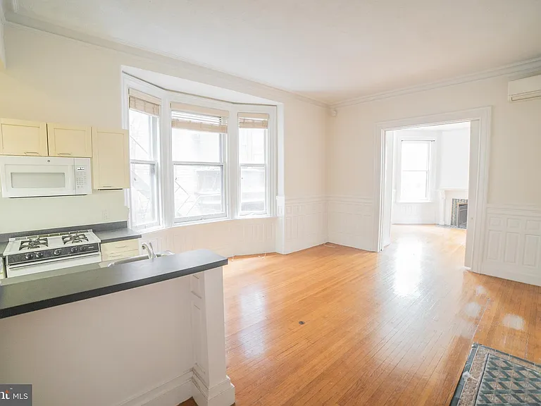 1919 Spruce St #2R — Photo 2
