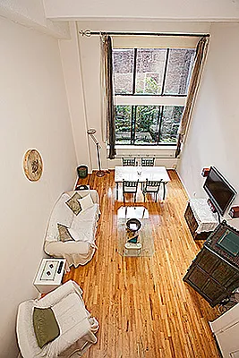 Sold by Domus Realty | media 26