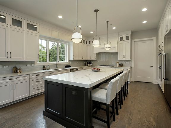 4th image of 3674 Oak Ave