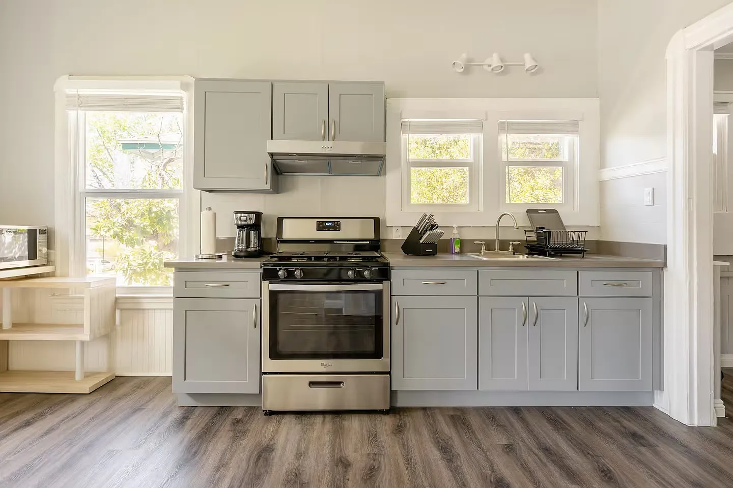1 bed, 800 sqft, $3,600 — Photo 3