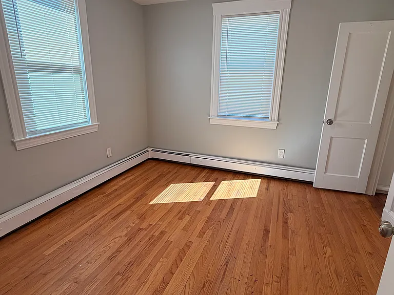 175 Florence St #2R — Photo 5