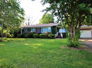 203 Mebanewood Dr, Huntingdon, TN 38344