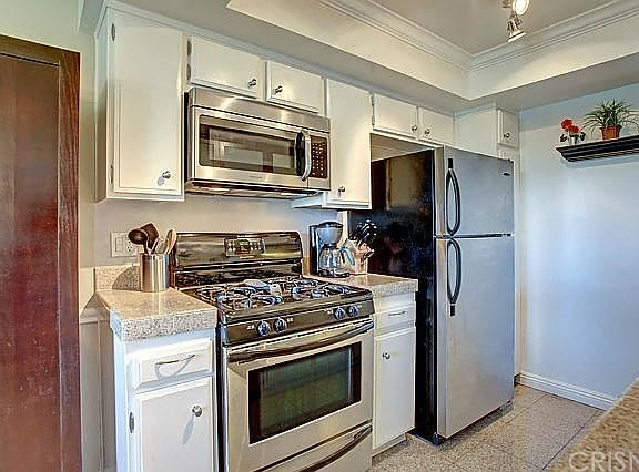 4th image of 2700 Cahuenga Blvd E APT 2309