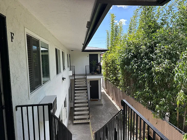 4542 Felton Ave — Photo 3