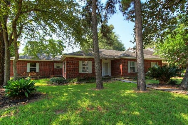 1st image of 3219 Wedgewood Cir