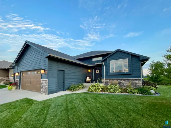 6717 E Dugout Ln, Sioux Falls, SD 57110
