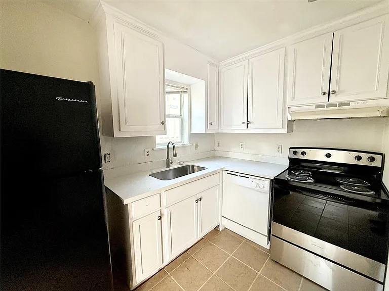 3910 Hoffman St #3 — Photo 6