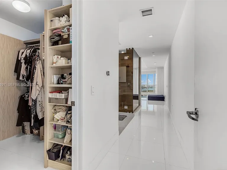 1100 Biscayne Blvd #2907 — Photo 6