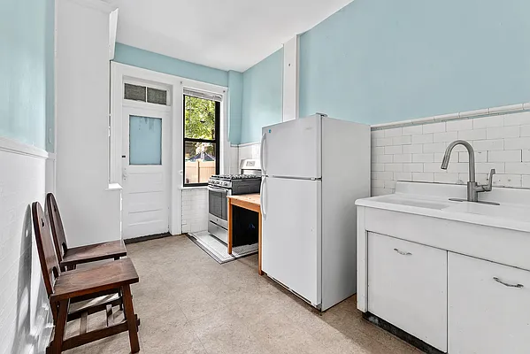 Rented by Compass | media 9