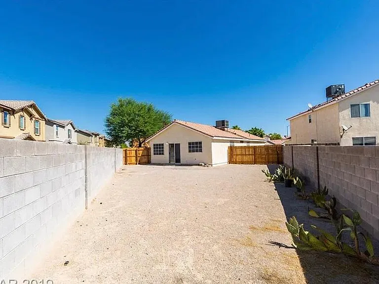 5265 Marauder Ct — Photo 21