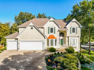 2200 SW Waterfall Dr, Lees Summit, MO 64081