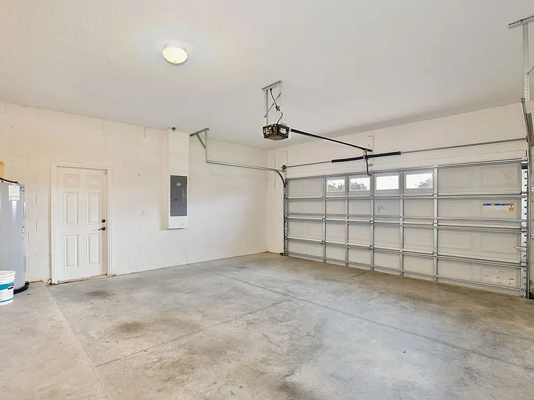 16005 Champlain St — Photo 25