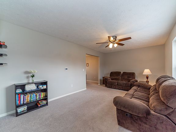 3rd image of 2751 Highland Village Ln