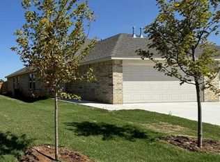 207 Gray St, Yukon, OK 73099