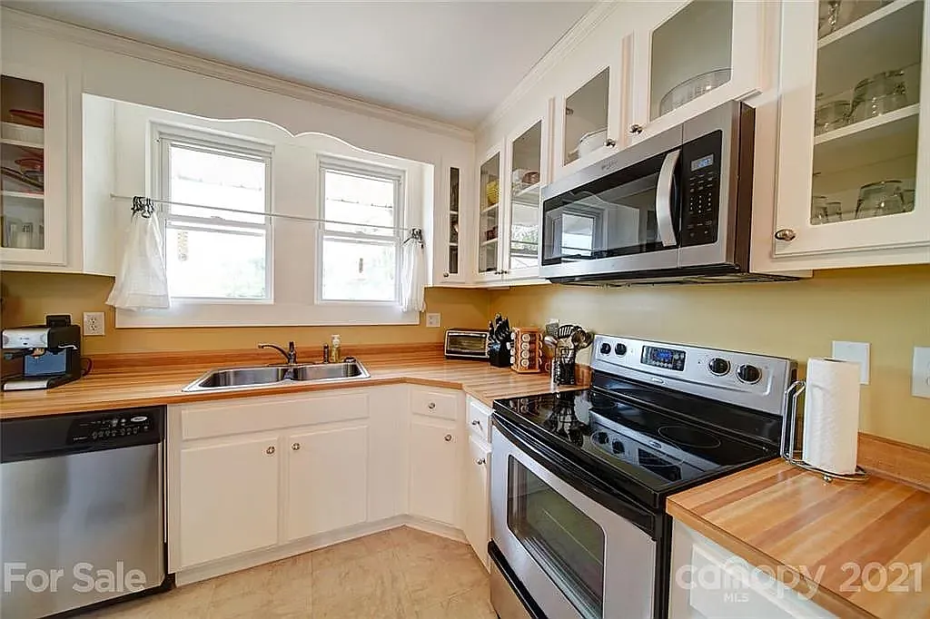 2 bed, 1302 sqft, $1,575 — Photo 2