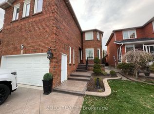 6505 Warbler Ln #BASEMENT, Mississauga, ON L5N 6E1
