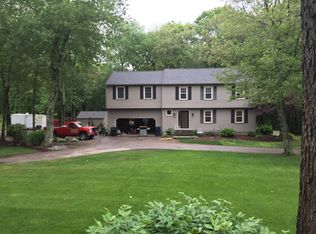 1140 Slocum Rd, Saunderstown, RI 02874