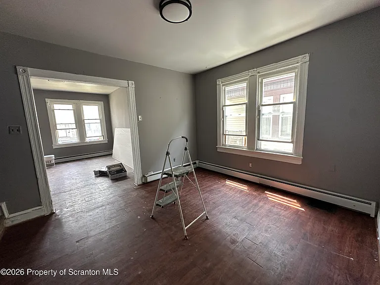 1029 Diamond Ave — Photo 5