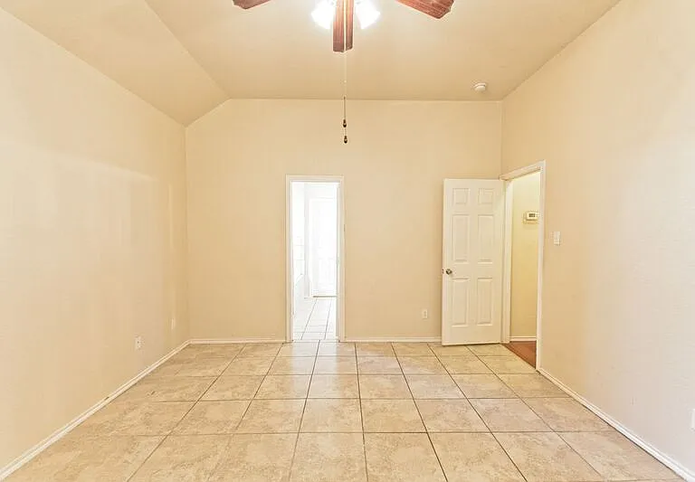 4009 Hidden Meadow Ct — Photo 22