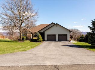 87 Cronomer Heights Dr, Newburgh, NY 12550