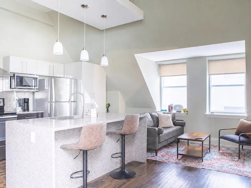 225 E Michigan St #ID1379027P